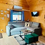ロッジ Dolina Bella - Ogrzewany Z Balia, Sauna I Kominkiem W Sercu Kaszub ゴウビエ