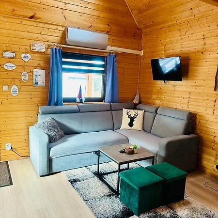 Alojamento de Turismo Selvagem Dolina Bella - Ogrzewany Z Balia, Sauna I Kominkiem W Sercu Kaszub Golubie