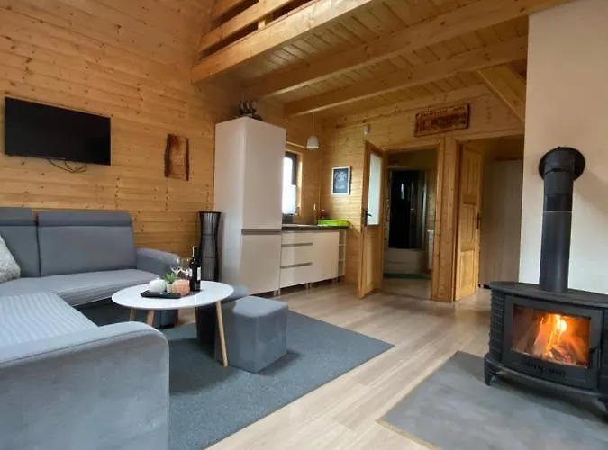 Lodge Dolina Bella - Ogrzewany Z Balia, Sauna I Kominkiem W Sercu Kaszub Golubie