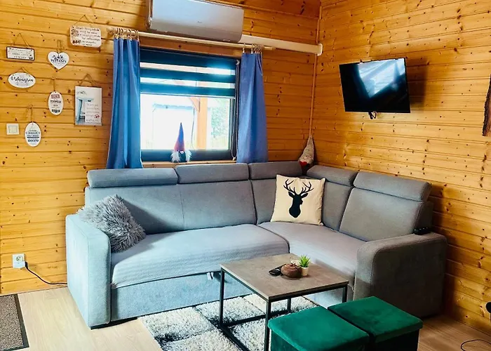 Lodge Dolina Bella - Ogrzewany Z Balia, Sauna I Kominkiem W Sercu Kaszub Golubie