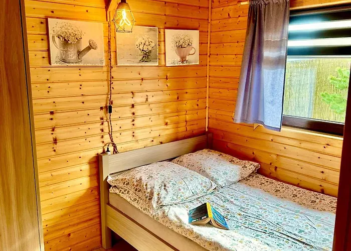 Lodge Dolina Bella - Ogrzewany Z Balia, Sauna I Kominkiem W Sercu Kaszub Golubie